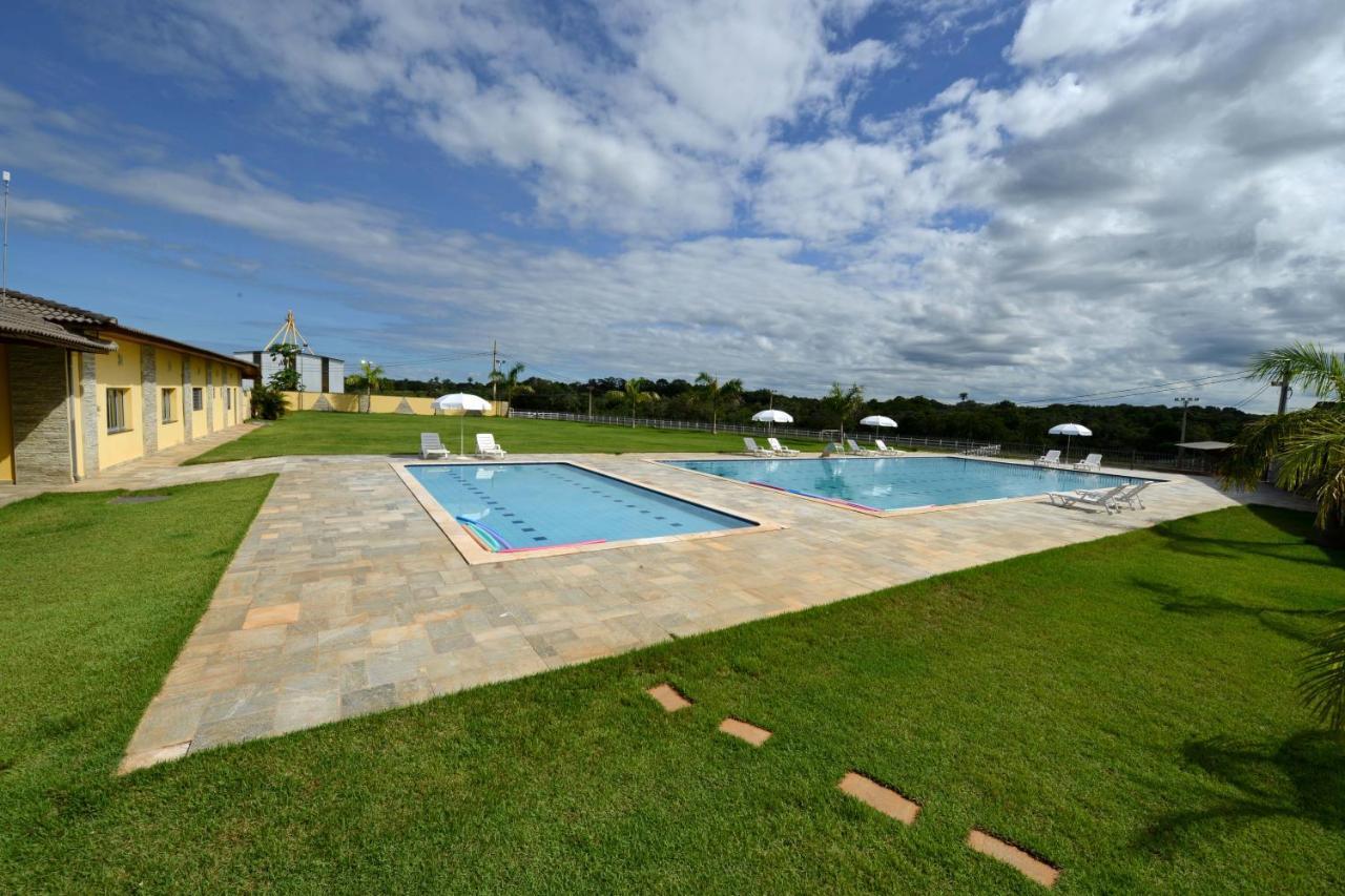 Pousada Haras Santa Rita Poconé Exterior photo