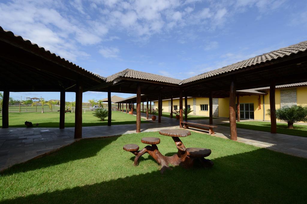 Pousada Haras Santa Rita Poconé Exterior photo